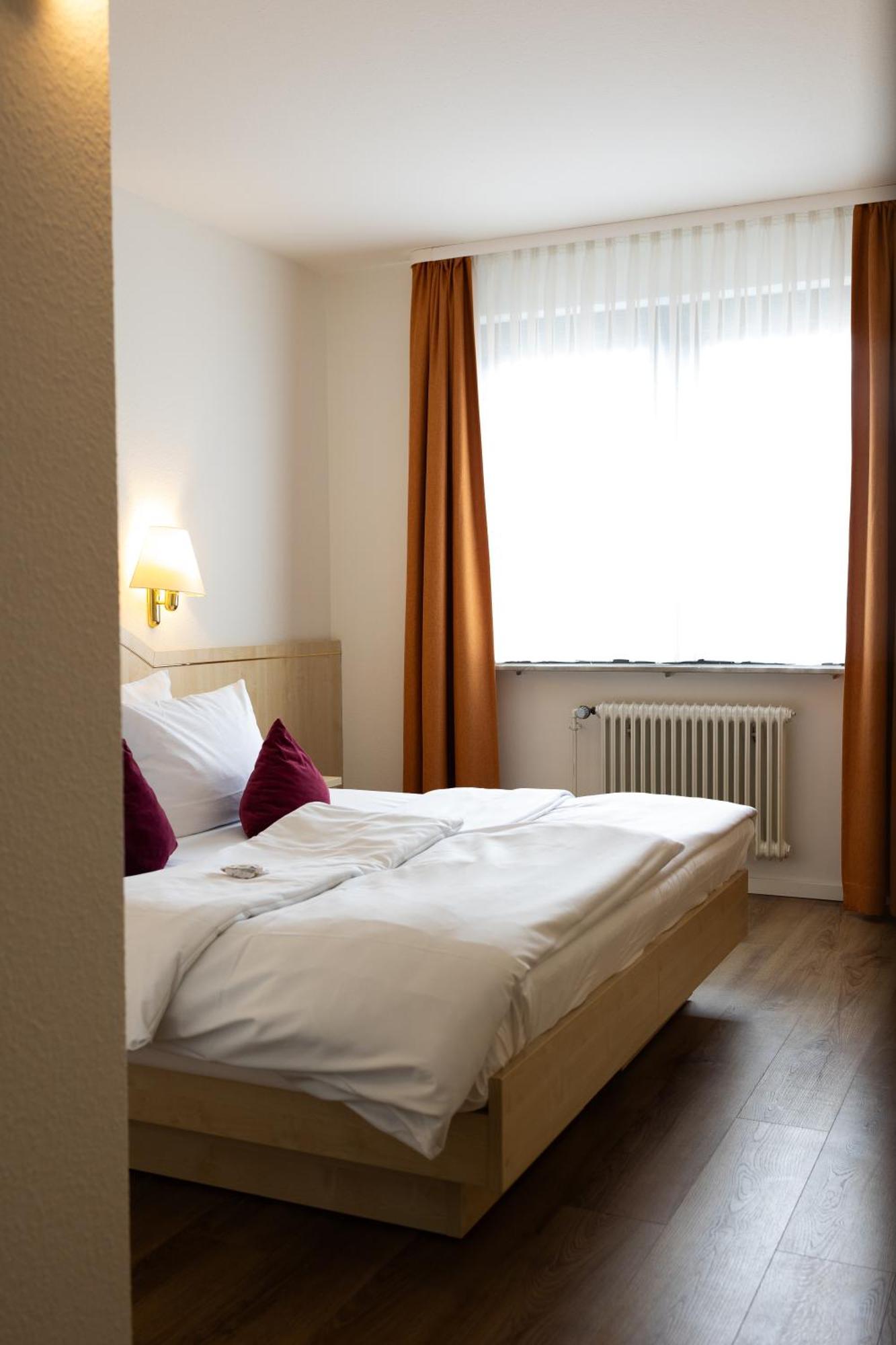 Hotel Kuebler Wendelstein Exterior photo
